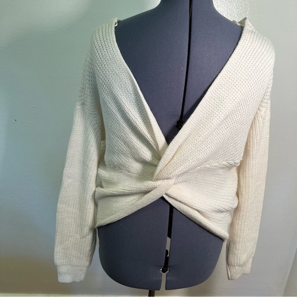 Love Tree V-Neck Twist Open Back Sweater White - Picture 9 of 12